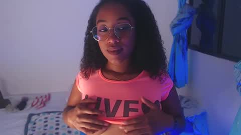 Snapshot of queenalya_ chatting on September 26, 12:03 am Ahlya online show from September 26, 12:03 am