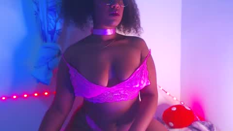 Snapshot of queenalya_ chatting on October 5, 12:31 am Ahlya online show from October 5, 12:31 am