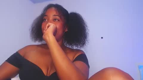 Snapshot of queenalya_ chatting on November 14, 12:53 am Ahlya online show from November 14, 12:53 am