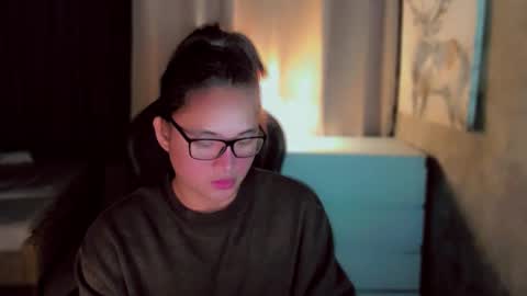 Snapshot of queenarthalia chatting on November 21, 6:50 pm ARTHA online show from November 21, 6:50 pm