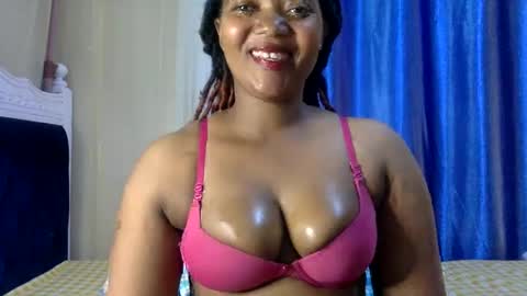Queenbebony2 online show from December 10, 8:19 am