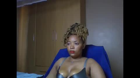 Queenbebony2 online show from June 8, 12:05 pm