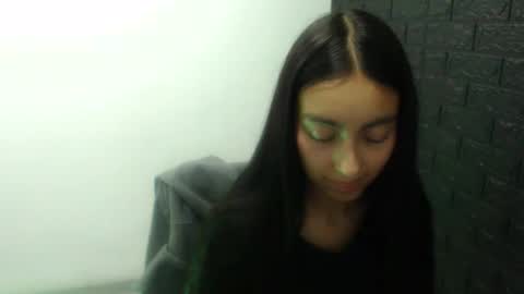 Snapshot of queenbyte_18 chatting on December 5, 1:03 am queenbyte_18 online show from December 5, 1:03 am