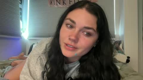 Snapshot of queencassidyy chatting on July 1, 12:12 am Cassidy online show from July 1, 12:12 am