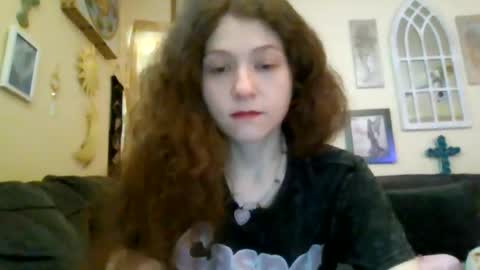 queencrimsonlvx online show from July 13, 12:24 am
