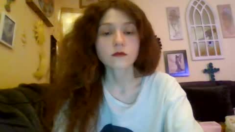 queencrimsonlvx online show from July 21, 3:20 am