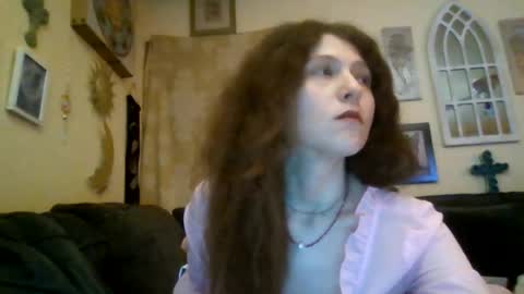queencrimsonlvx online show from July 29, 10:02 am
