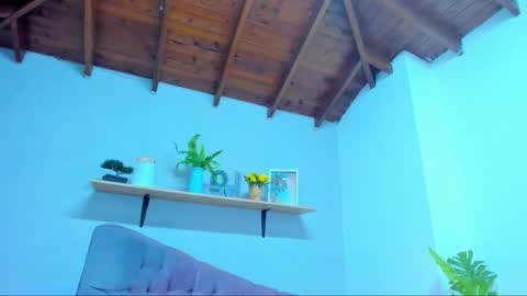 Queen online show from March 15, 3:29 pm