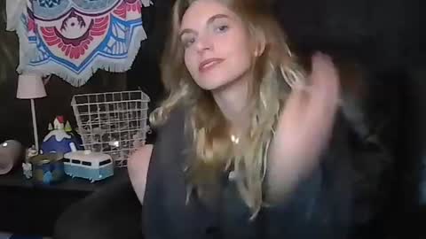 Queen Hazy online show from October 31, 1:28 am