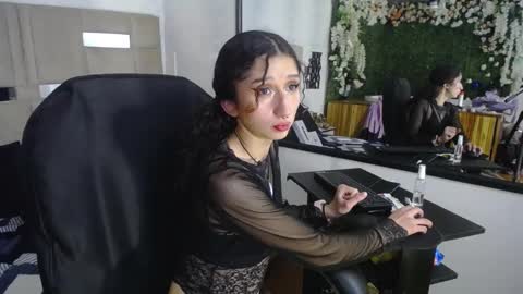 Snapshot of queenjenn__ chatting on January 4, 6:51 pm QUEENJEENN online show from January 4, 6:51 pm