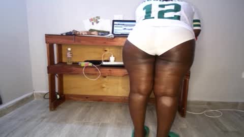 Snapshot of queenkiah chatting on October 29, 8:16 am Nina online show from October 29, 8:16 am