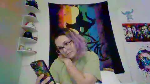 Snapshot of queenkriss97 chatting on October 6, 1:25 am queenkriss97 online show from October 6, 1:25 am