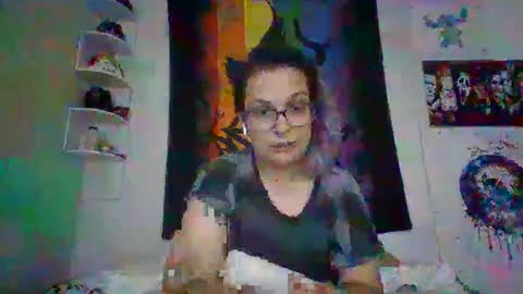 Snapshot of queenkriss97 chatting on October 6, 9:45 pm queenkriss97 online show from October 6, 9:45 pm