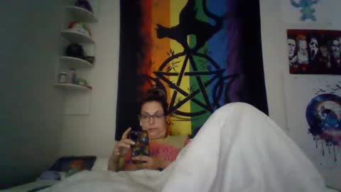 Snapshot of queenkriss97 chatting on October 7, 4:04 pm queenkriss97 online show from October 7, 4:04 pm