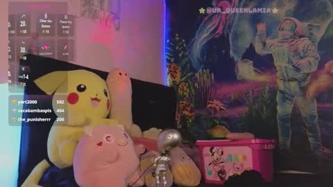 Snapshot of queenlamia chatting on February 5, 7:39 am Taurus online show from February 5, 7:39 am