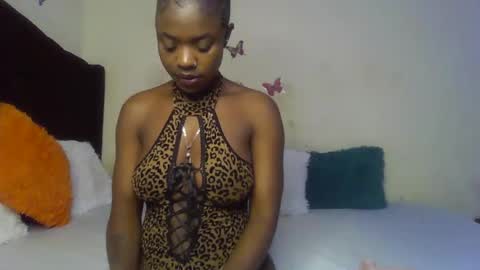 Snapshot of queenmavela_ chatting on January 18, 8:12 pm queenmavela_ online show from January 18, 8:12 pm