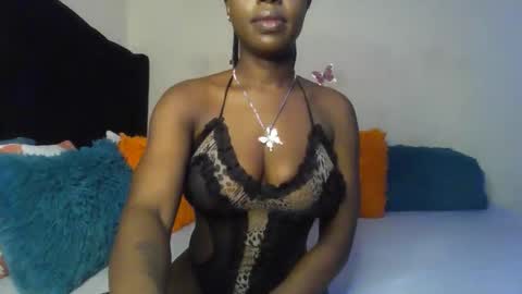 Snapshot of queenmavela_ chatting on February 16, 7:37 am queenmavela_ online show from February 16, 7:37 am