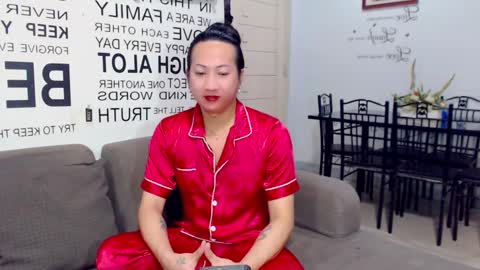 QUEEN online show from February 25, 7:07 am