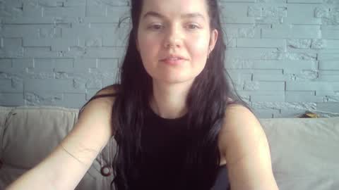 Snapshot of queenofmodels chatting on April 8, 11:32 am QueenOfModels online show from April 8, 11:32 am