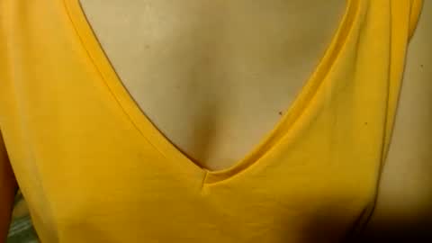 Snapshot of queenoftenderness chatting on June 1, 6:31 pm queenoftenderness online show from June 1, 6:31 pm