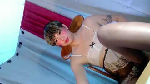 QUEEN online show from February 17, 5:26 am