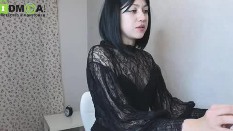 Snapshot of queenofwandss chatting on September 17, 10:11 pm follow my new insta online show from September 17, 10:11 pm