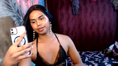 Snapshot of queenpinayebony_xx chatting on June 22, 12:57 pm queenpinayebony_xx online show from June 22, 12:57 pm
