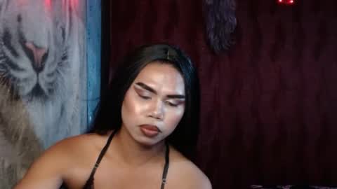 Snapshot of queenpinayebony_xx chatting on July 18, 3:49 pm queenpinayebony_xx online show from July 18, 3:49 pm