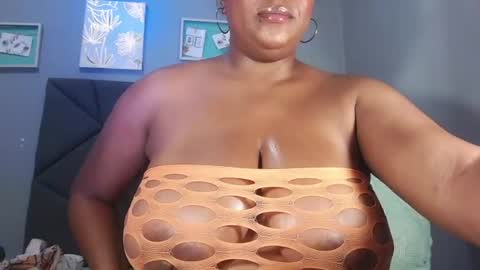 Snapshot of queenrachelbrown chatting on July 25, 11:24 pm queenrachelbrown online show from July 25, 11:24 pm