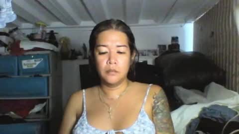 Snapshot of queenstefhanie chatting on June 22, 8:33 am stephanie online show from June 22, 8:33 am