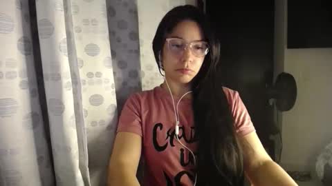Snapshot of queenvictoria2023 chatting on May 9, 4:06 am Paola online show from May 9, 4:06 am