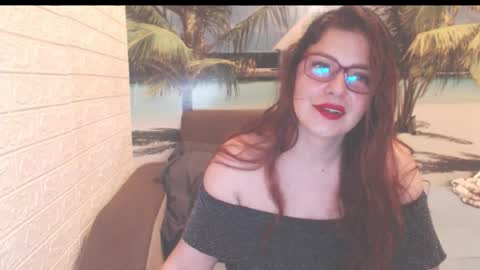 Snapshot of queenxnatasha chatting on November 8, 10:08 pm queenxnatasha online show from November 8, 10:08 pm