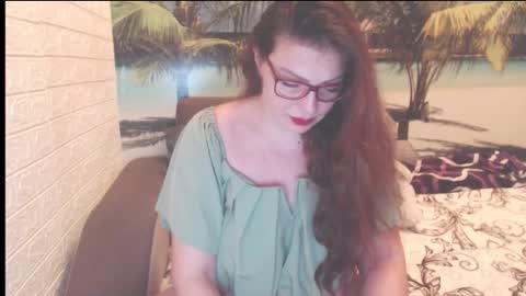 Snapshot of queenxnatasha chatting on November 19, 9:59 pm queenxnatasha online show from November 19, 9:59 pm