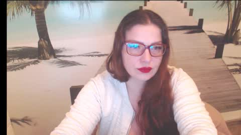 Snapshot of queenxnatasha chatting on December 4, 10:29 pm queenxnatasha online show from December 4, 10:29 pm