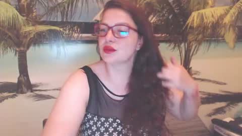 Snapshot of queenxnatasha chatting on August 4, 9:06 pm queenxnatasha online show from August 4, 9:06 pm