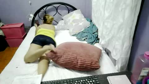 quelly40 online show from October 17, 10:07 am