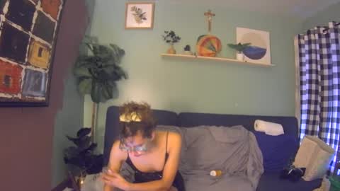 Mia online show from September 23, 6:00 pm