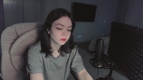 quietluxury online show from April 26, 12:25 pm