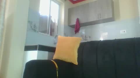 Snapshot of quinn_ce_ chatting on November 13, 7:51 am quinn_ce_ online show from November 13, 7:51 am