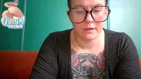 Snapshot of quinnofspades chatting on November 1, 6:21 pm quinnofspades online show from November 1, 6:21 pm