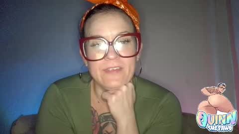 Snapshot of quinnofspades chatting on November 12, 11:25 pm quinnofspades online show from November 12, 11:25 pm