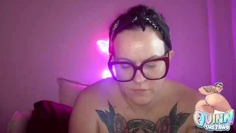 Snapshot of quinnofspades chatting on November 15, 2:57 pm quinnofspades online show from November 15, 2:57 pm