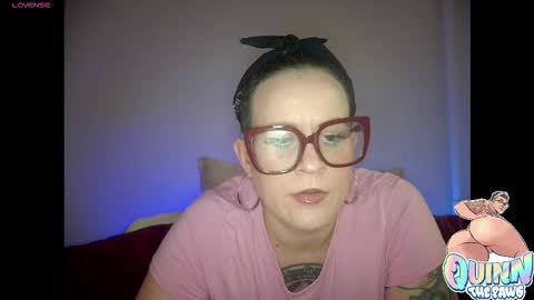 Snapshot of quinnofspades chatting on November 19, 9:48 pm quinnofspades online show from November 19, 9:48 pm