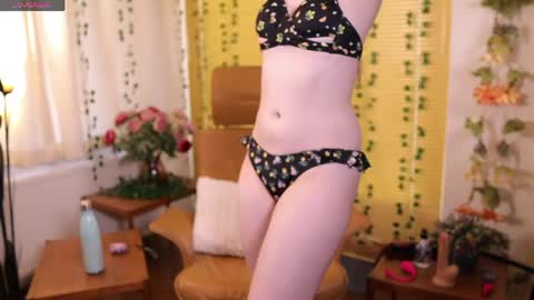 Snapshot of quinnrmonroe chatting on June 7, 3:16 pm QuinnMonroe online show from June 7, 3:16 pm