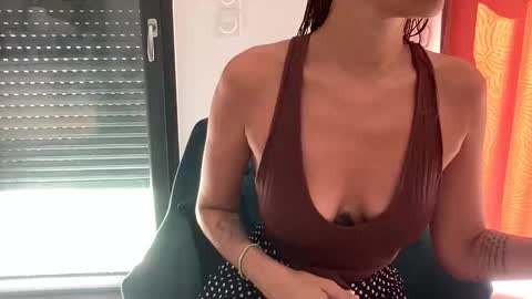 Quinnyelena online show from September 11, 9:42 am