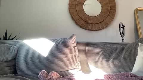 Snapshot of quinnyelena chatting on November 22, 11:09 am Quinnyelena online show from November 22, 11:09 am