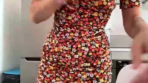 Quinnyelena online show from April 7, 9:10 am