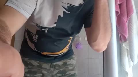 Snapshot of quintinvw0011 chatting on February 9, 6:39 am quintinvw0011 online show from February 9, 6:39 am