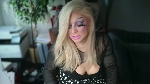 ViVaLuvLicious online show from December 2, 7:31 pm