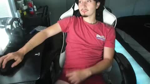 qwert4206 online show from April 11, 5:45 am